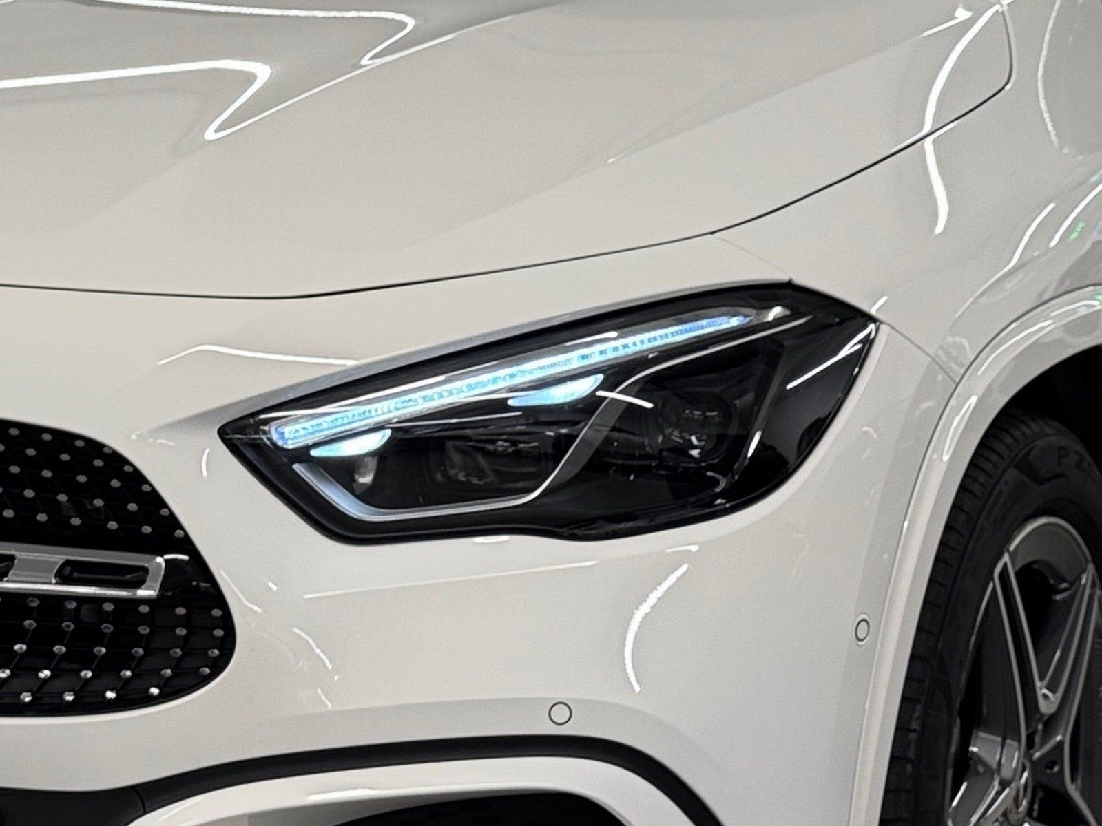 Fahrzeugabbildung Mercedes-Benz GLA 220 d 4M Premium*Pano*Totwink*360*Multibeam*