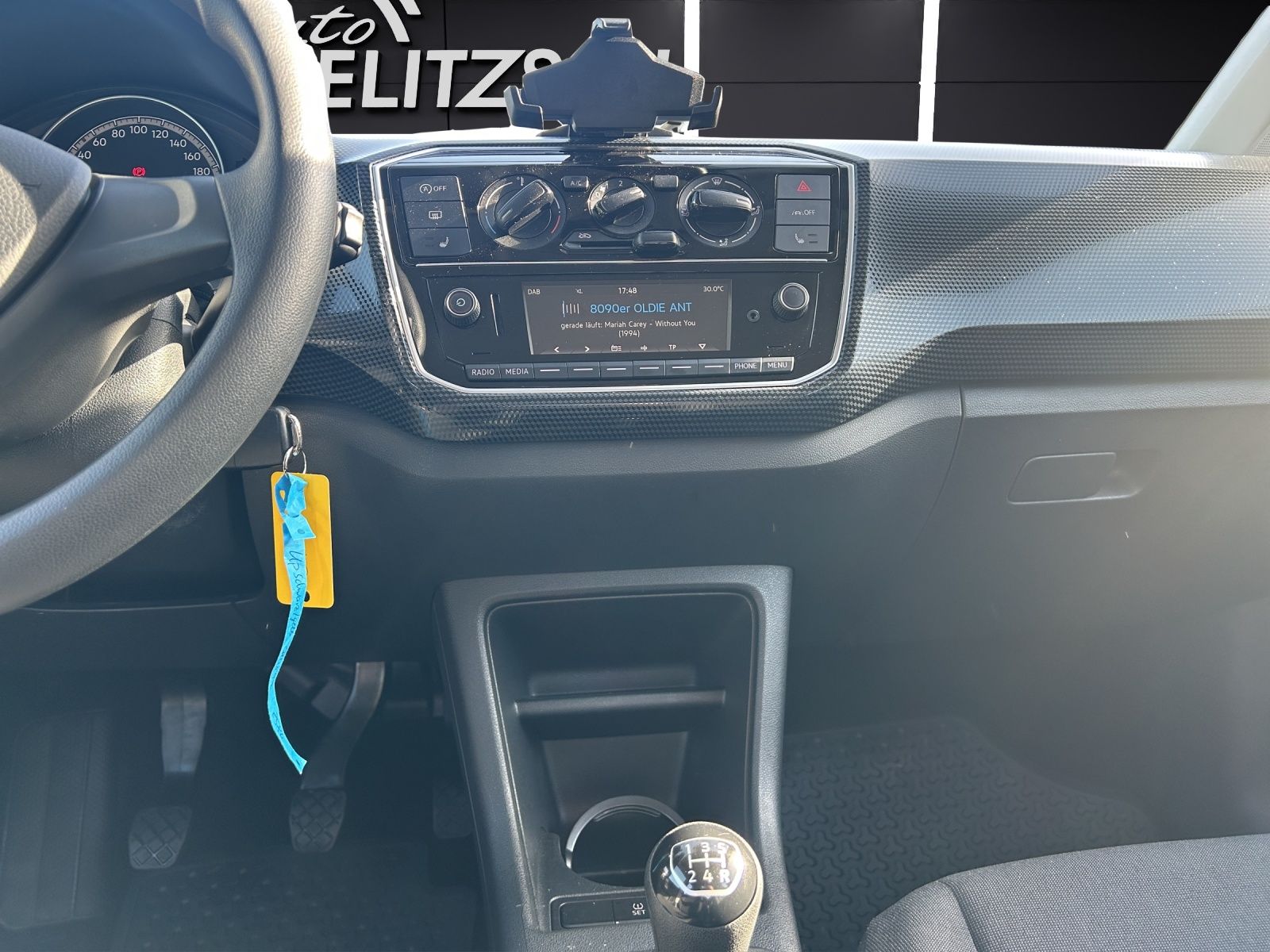 Fahrzeugabbildung Volkswagen up! Klima SHZ GRA RFK maps+more
