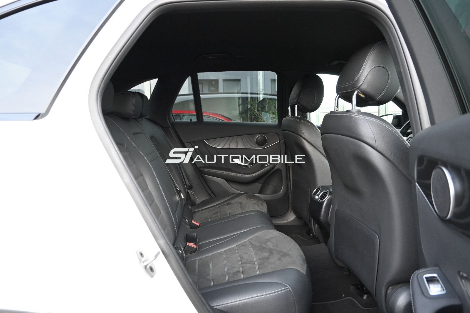 Fahrzeugabbildung Mercedes-Benz GLC 200 4MAT. AMG LINE °AHK°NIGHT-PAKET°BUSINESS