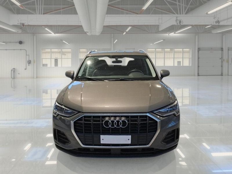 Audi AUDI Q3 45 TFSI E S TRONIC BUSINESS SUV imagem 2
