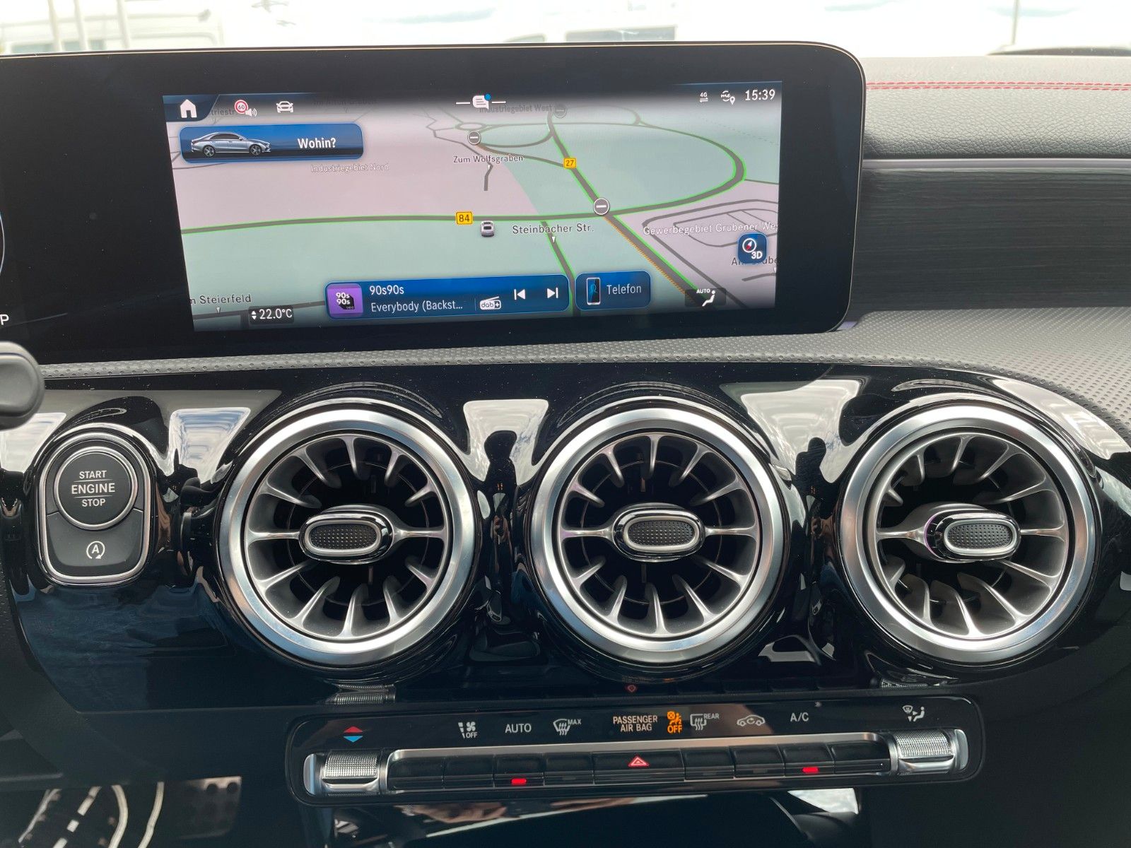 Fahrzeugabbildung Mercedes-Benz CLA 200 AMG Pano+R-Kamera+19"+TOTW+DISTR+MULITBE