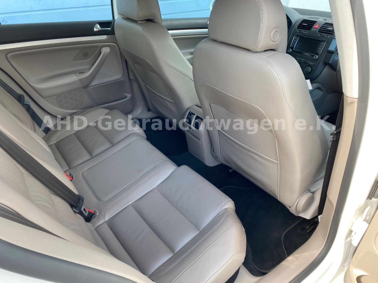 Fahrzeugabbildung Volkswagen Golf V Lim. R32