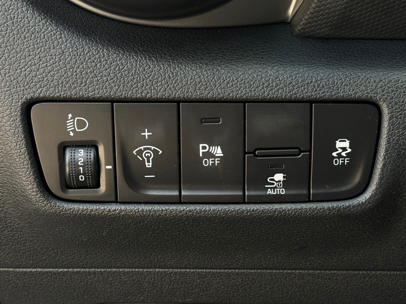 Fahrzeugabbildung Hyundai KONA E Select ACC PDC CAM SHZ LHZ LKA CarPlay