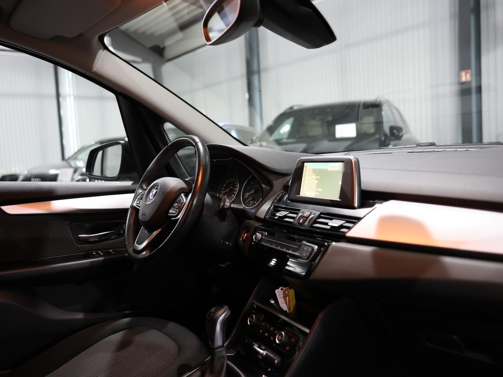 BMW 218 Gran Tourer Advantage / 7-SITZER / LED / AHK
