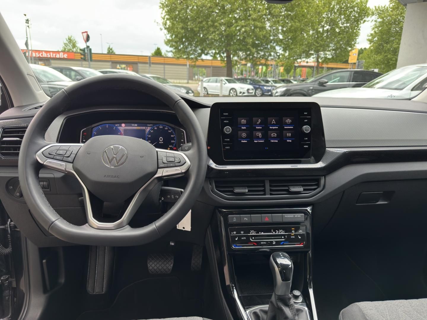 Fahrzeugabbildung Volkswagen T-Cross Life 1.0 TSI DSG,NAVI,ACC,SH,Climatronic