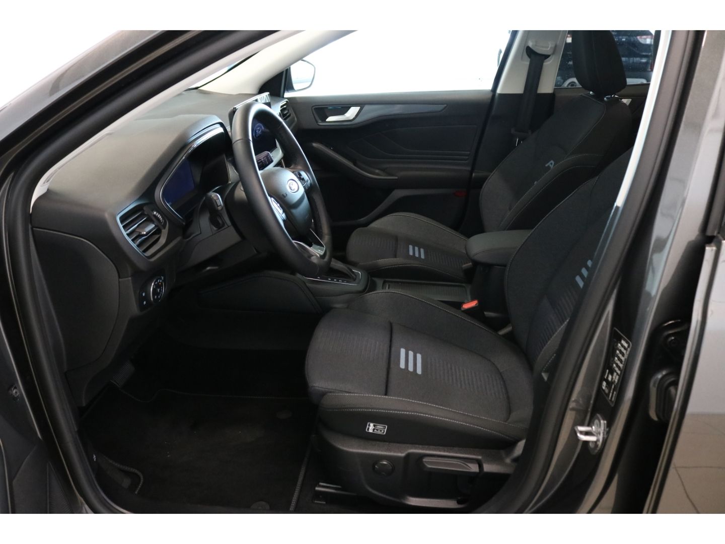 Fahrzeugabbildung Ford Focus Turnier Active X 1.0 EcoBoost Mild-Hybrid