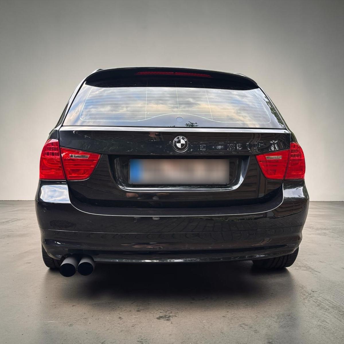 BMW 320 2009 — photo 7