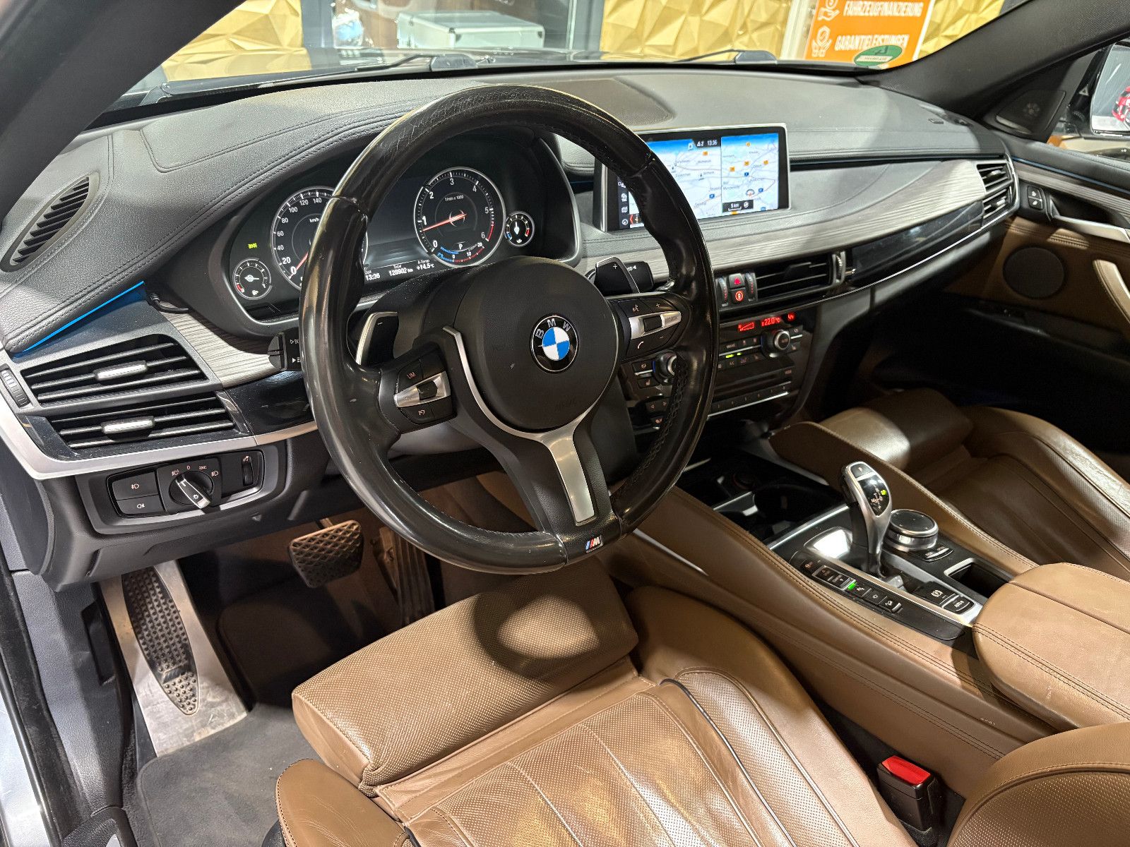 Fahrzeugabbildung BMW X6 xDrive 30 d/360°/PANO/HEAD-UP/NAVI/MEMORY/SHZ