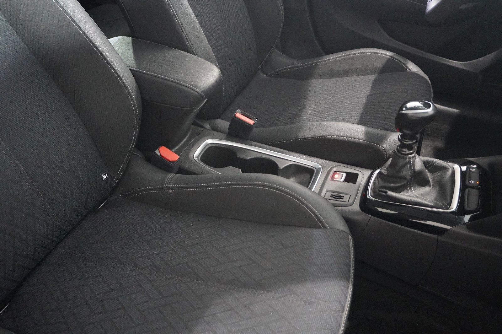 Fahrzeugabbildung Opel Corsa F 1.2T ELEGANCE NAVI/LED/SPORT/VIRTU./DAB+