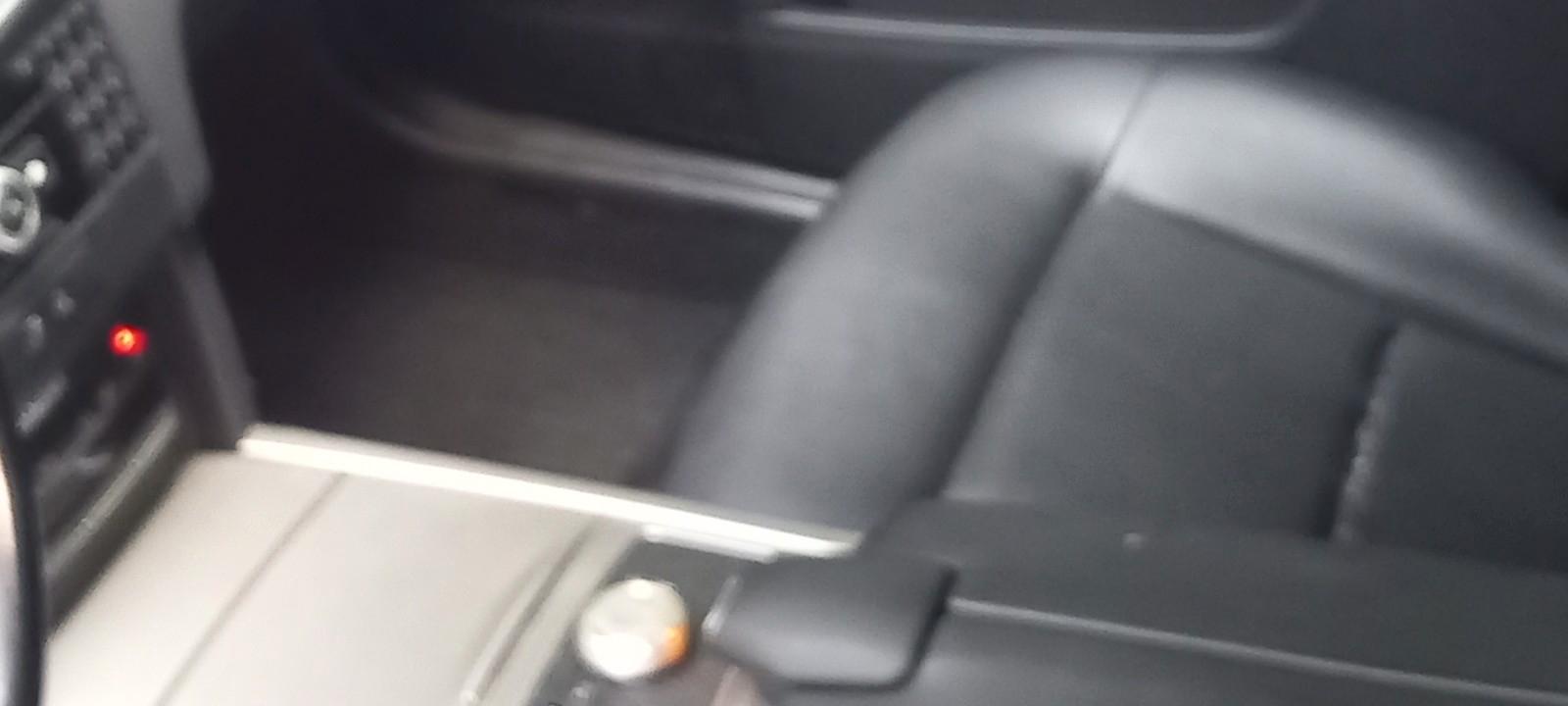Mercedes-Benz E350 2010 — photo 9