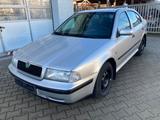 Skoda Octavia 1.6 Benziner, Fließheck mit TÜV - Skoda aus 1998