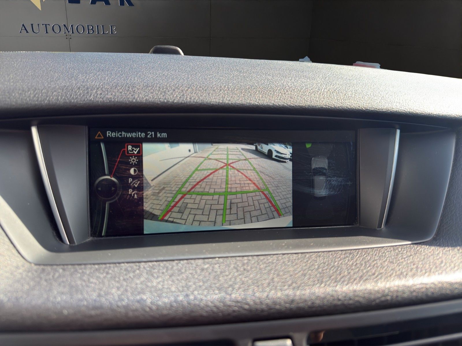 Fahrzeugabbildung BMW X1 18d sDrive *Kamera*Bi-Xenon*Elektr.Sitze*ACC