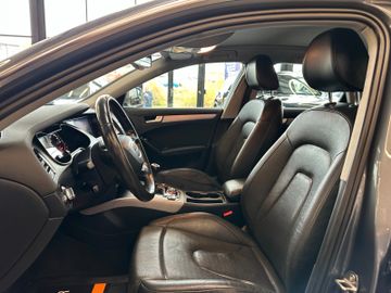 Audi A4 *3-ZONEN*MEMORY*StzHZBelftg*TEMPO*AHK*LEDER*