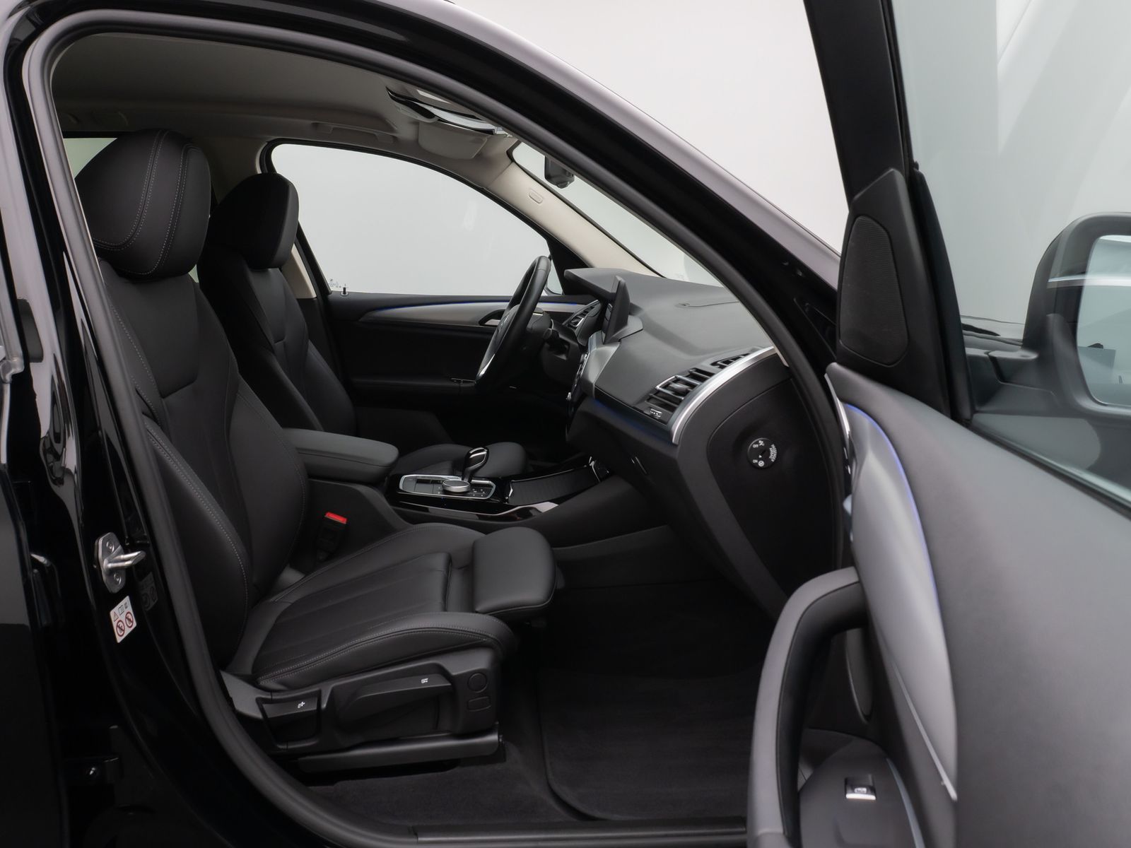 Fahrzeugabbildung BMW X3 xD20d KameraDAB HiFi Leder Alarm Sport 18Zoll