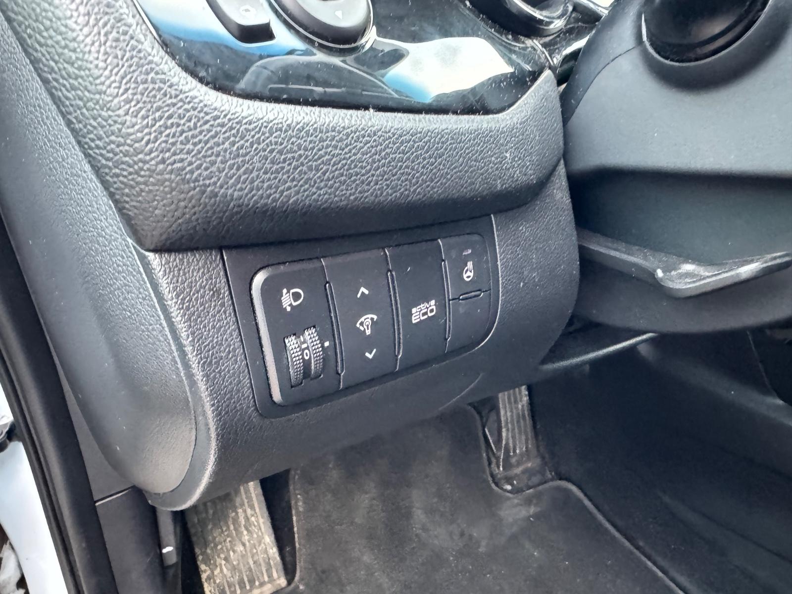 Kia cee'd 2012 — photo 17