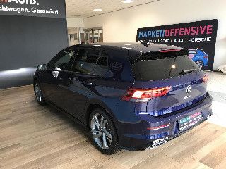 Fahrzeugabbildung Volkswagen Golf VIII Lim. R-Line LED Navi DAB ACC