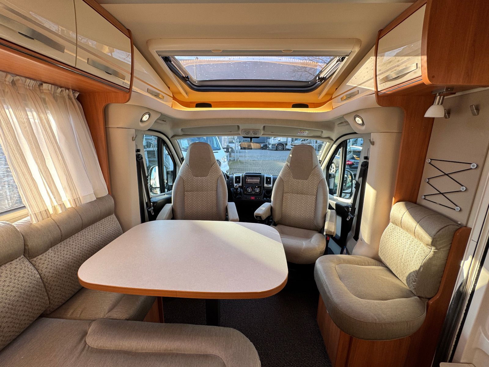 Fahrzeugabbildung HYMER / ERIBA / HYMERCAR EXSIS T 688 FIAT ALKO 2X TV SAT SOLAR AHK PANO