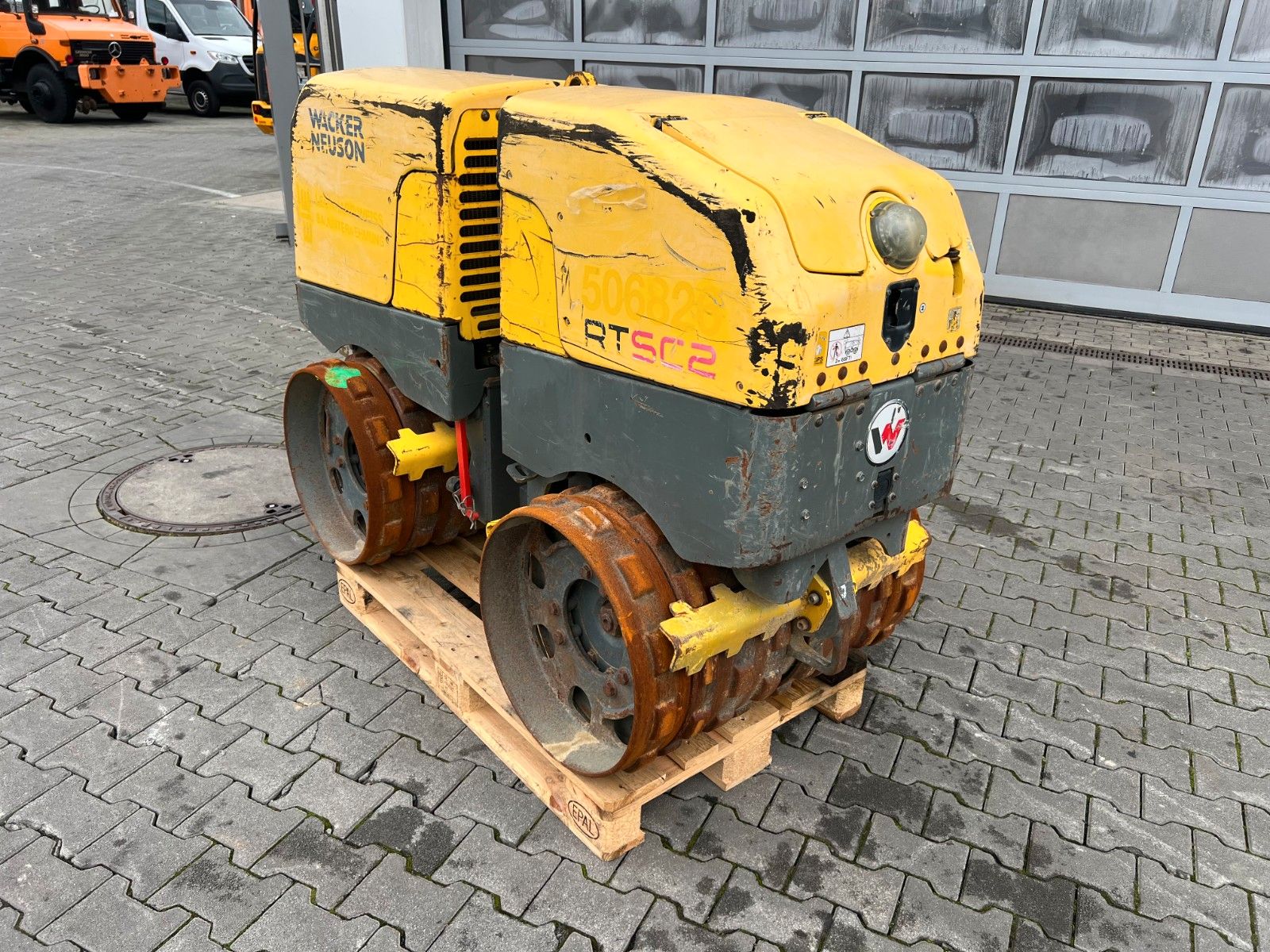 Fahrzeugabbildung Wacker Wacker Neuson RT 56 SC2 Grabenwalze / Funk /552h