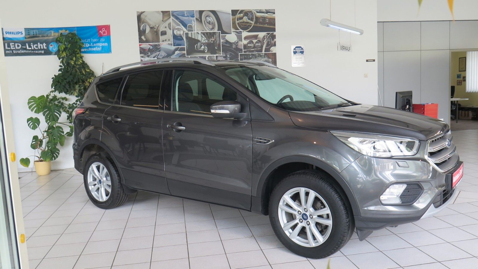 Ford Kuga - 1