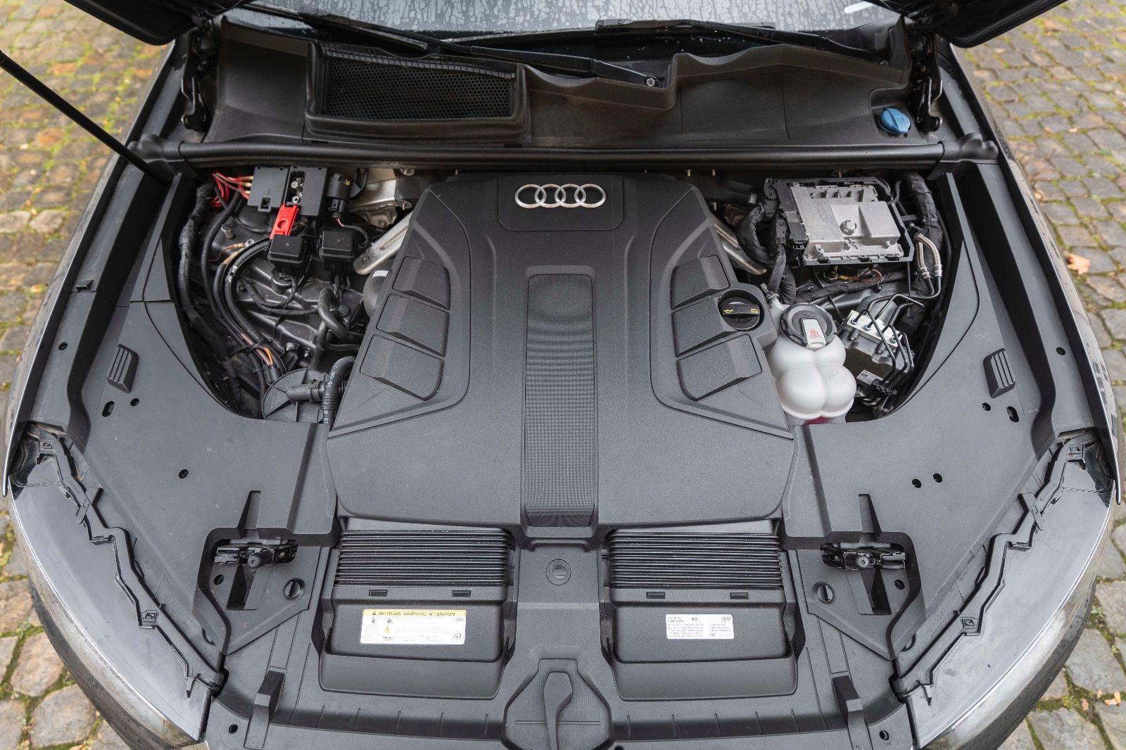 Fahrzeugabbildung Audi Q7 3.0 TFSI Quattro LED PANO NAV 7 SITZER BOSE