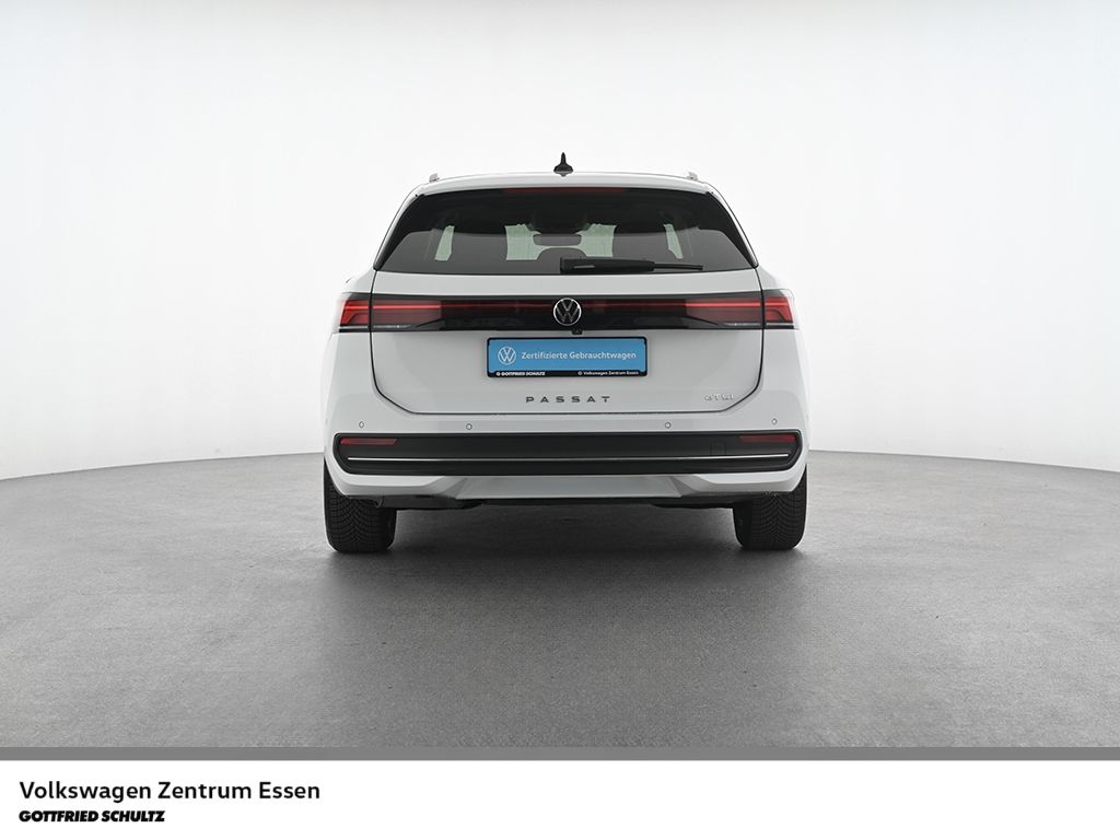 Volkswagen Passat Variant Business eTSI DSG LED Panorama Na foto 5