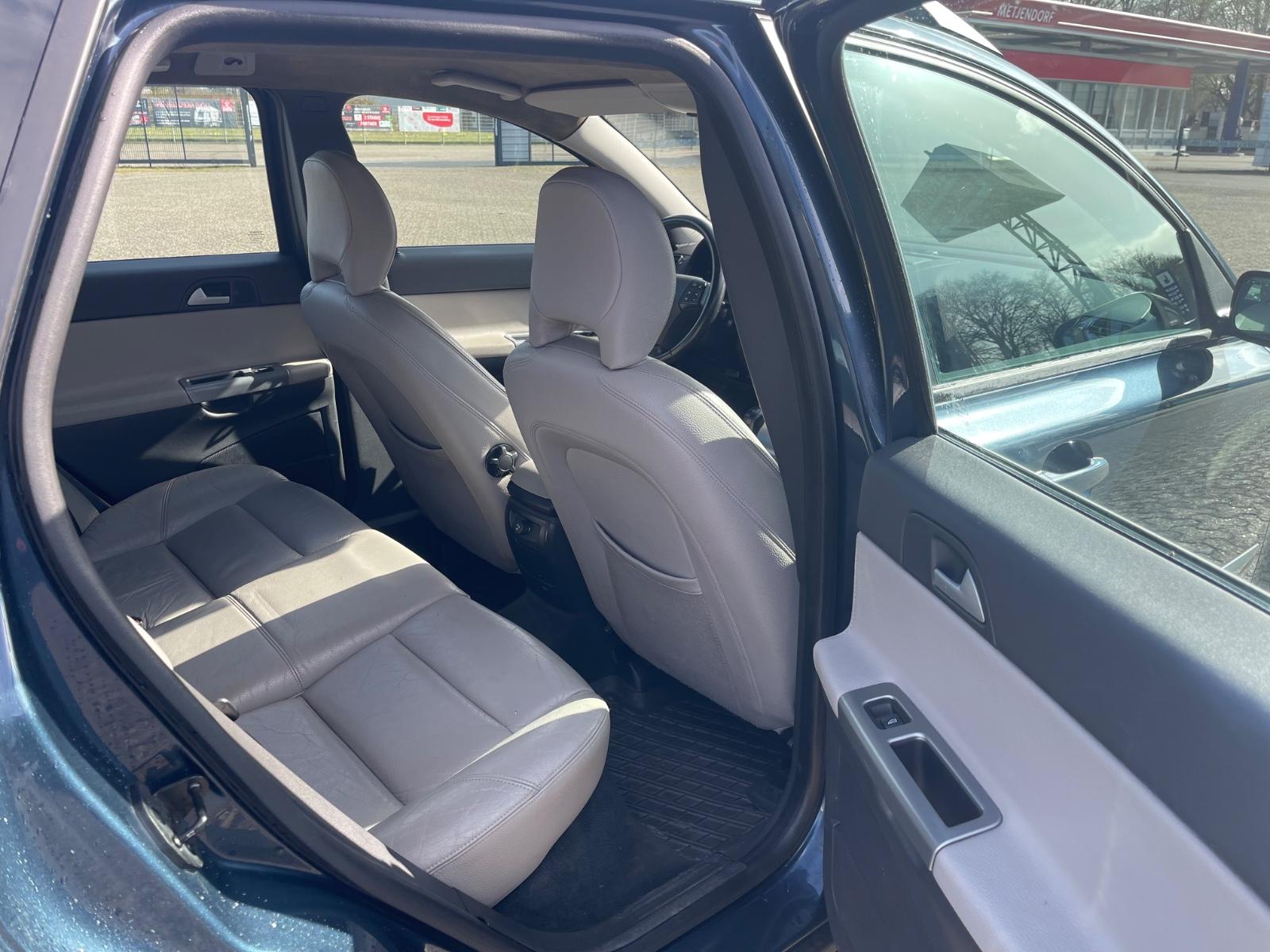 Volvo V50 2004 — photo 14