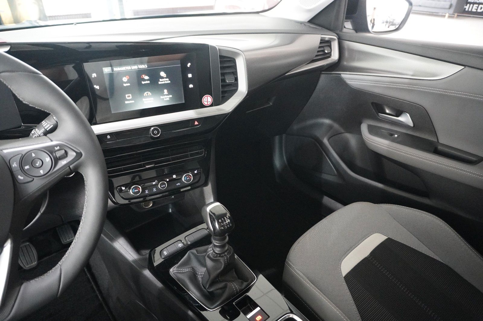 Fahrzeugabbildung Opel Mokka ELEGANCE 1.2T NAVI/LED/KAMERA/SPORT/SH/DAB
