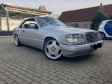 Mercedes-Benz W124 Coupé 220CE - Mercedes-Benz CE 220: Sportwagen