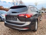 Ford Focus Turnier 1.5 88kw Aut. * RFK/LED/AHK/WR/SR* - Ford Focus mit Diesel-Antrieb: 1.8