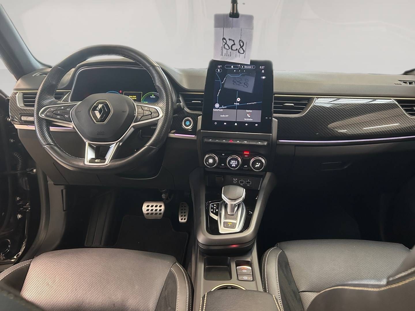 Fahrzeugabbildung Renault ARKANA E-TECH engineered hybrid 145