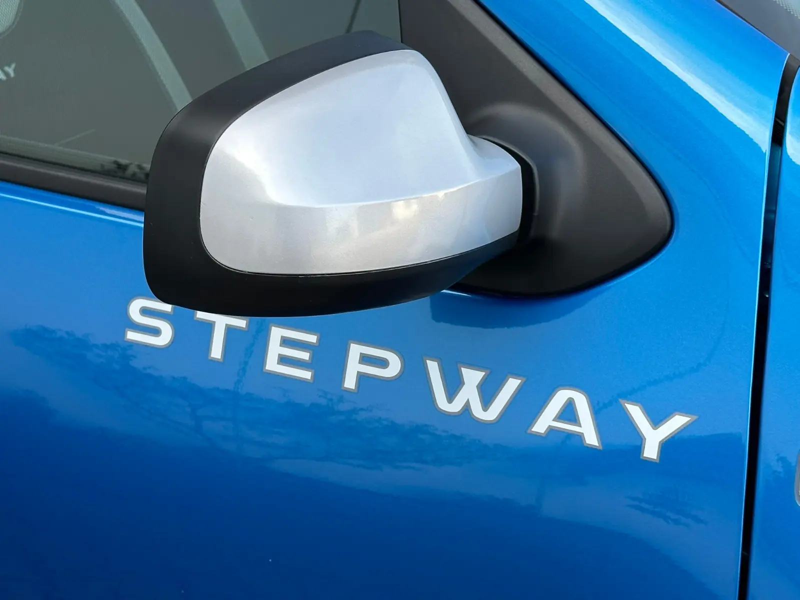 Dacia Sandero 0.9 TCe Stepway Celebration*Navi*Kamera