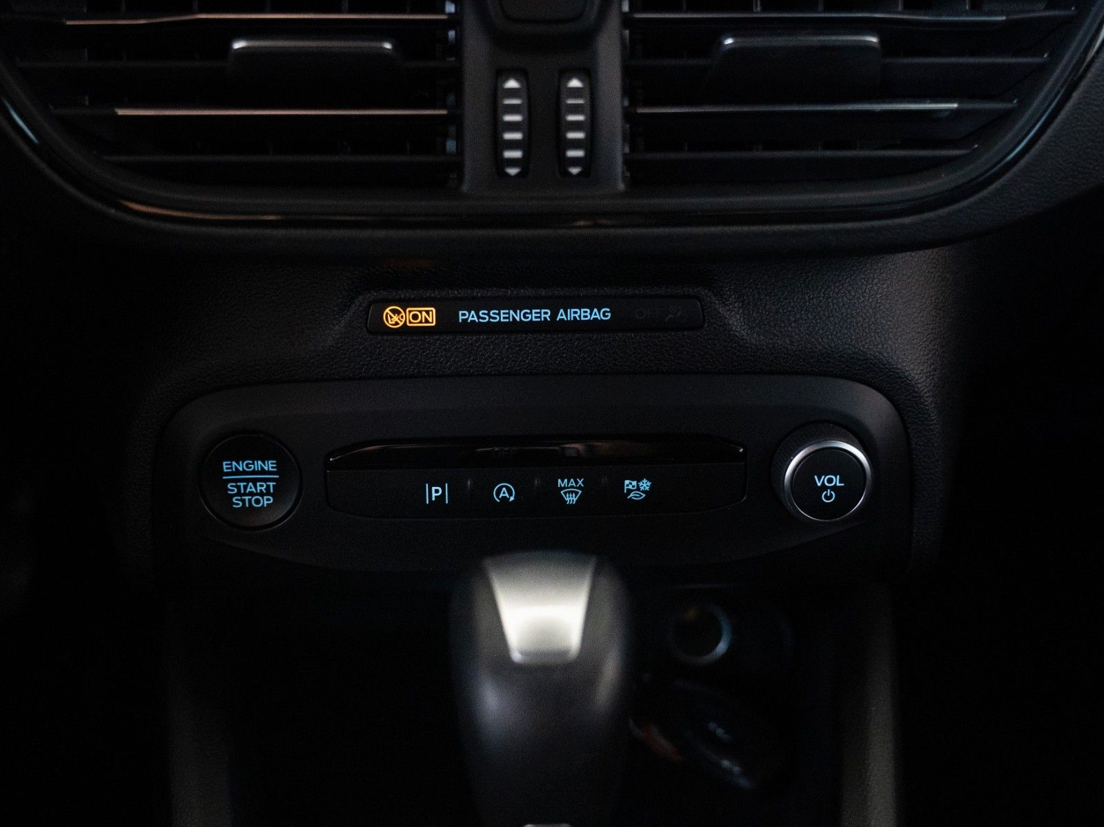 Fahrzeugabbildung Ford Focus Turnier ST-Line AUTOM./WINTER-P./AHK