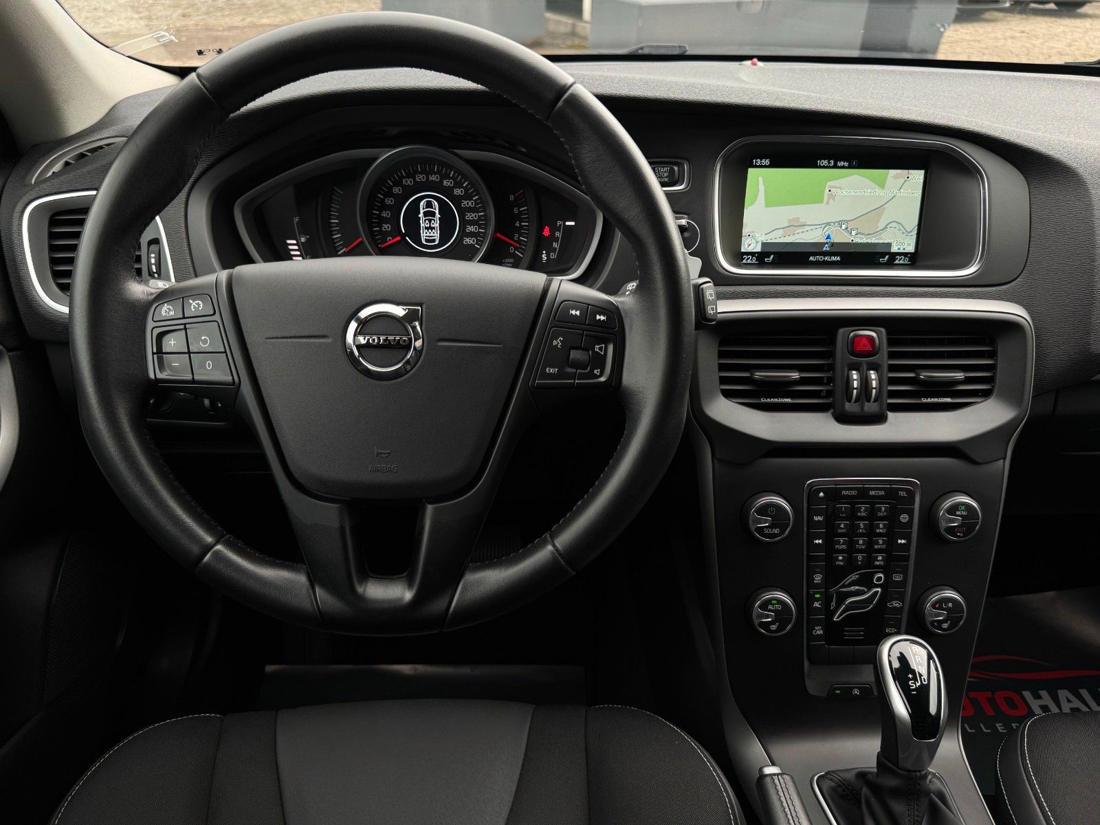 Fahrzeugabbildung Volvo V40 1.5 112kw/152ps Autom. Kam Temp Navi Sensus