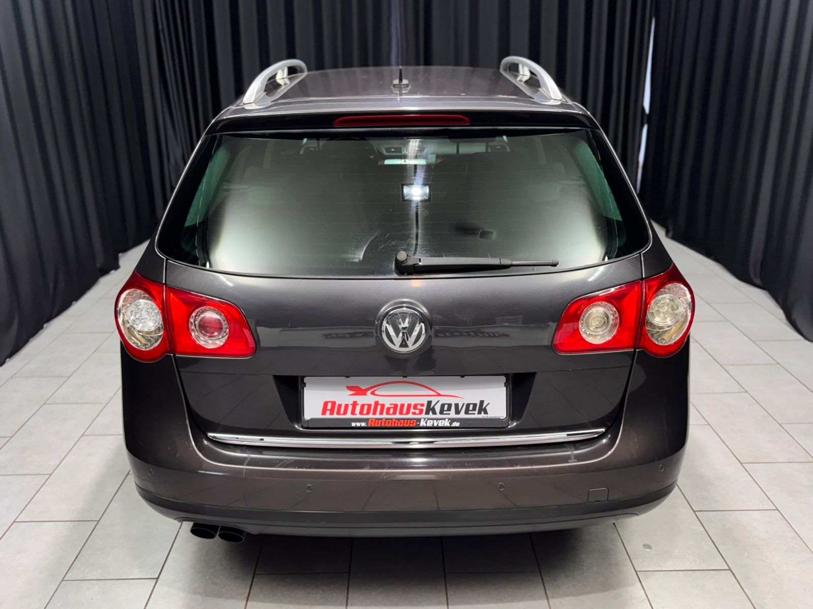 Fahrzeugabbildung Volkswagen Passat Variant Highline|DSG|NAVI|LEDER|TÜV 12/25