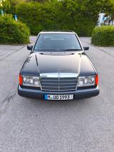 Mercedes-Benz 280 - Mercedes-Benz 280 aus 1993