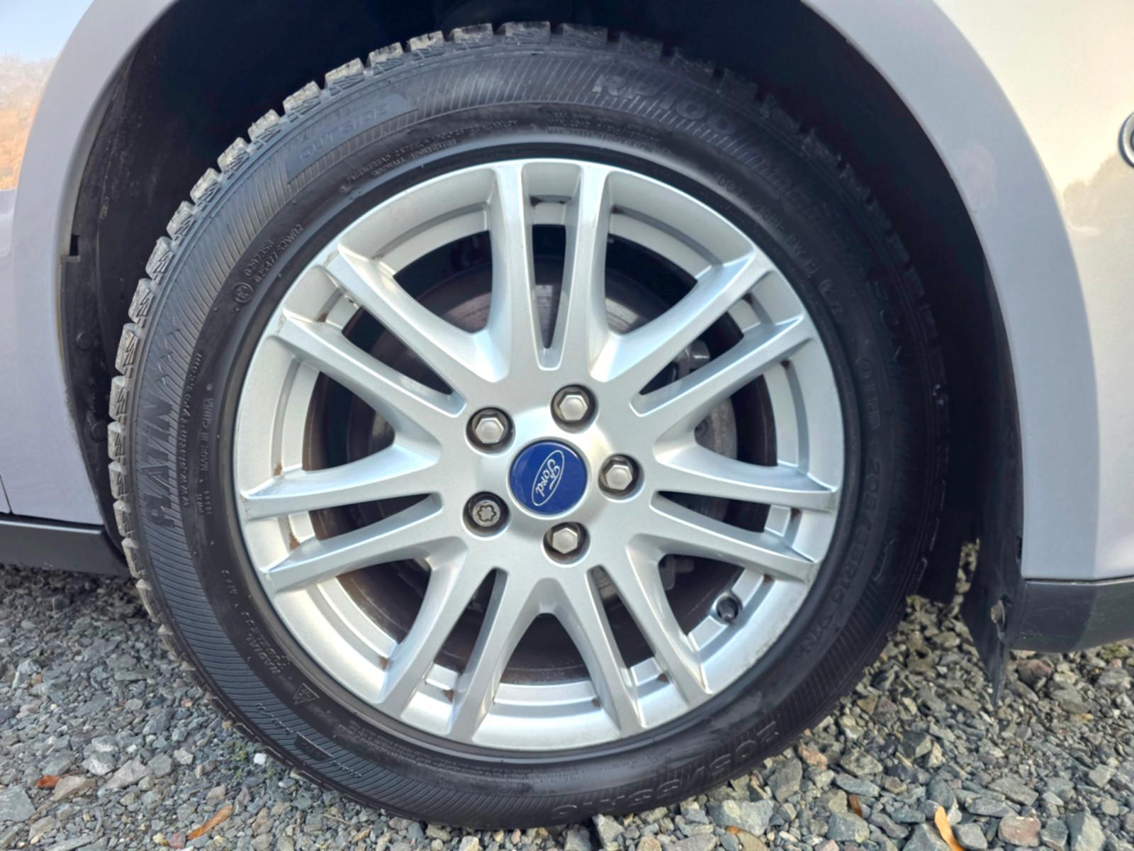 Ford Focus 2012 — photo 35