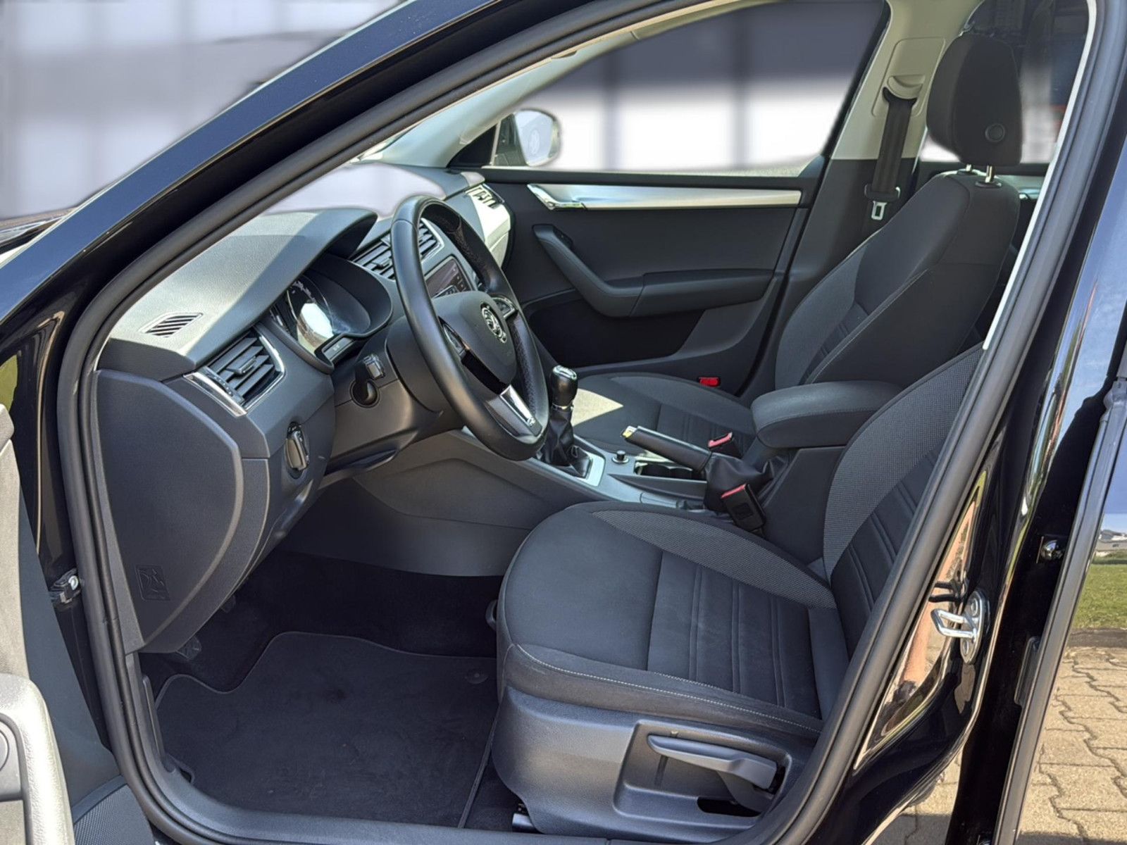 Fahrzeugabbildung SKODA Octavia 1.5 TSI / Unfallfrei/ 1. Hd
