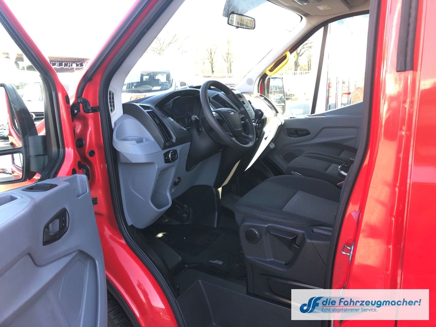 Fahrzeugabbildung Ford Transit Kombi 350 Behindertengerecht *4085