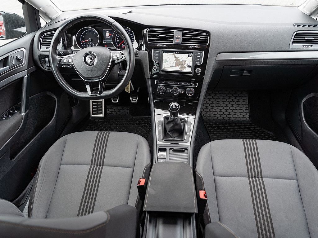 Fahrzeugabbildung Volkswagen Golf VII 1.4 TSI Allstar BMT NAVI BLUETOOTH SHZ