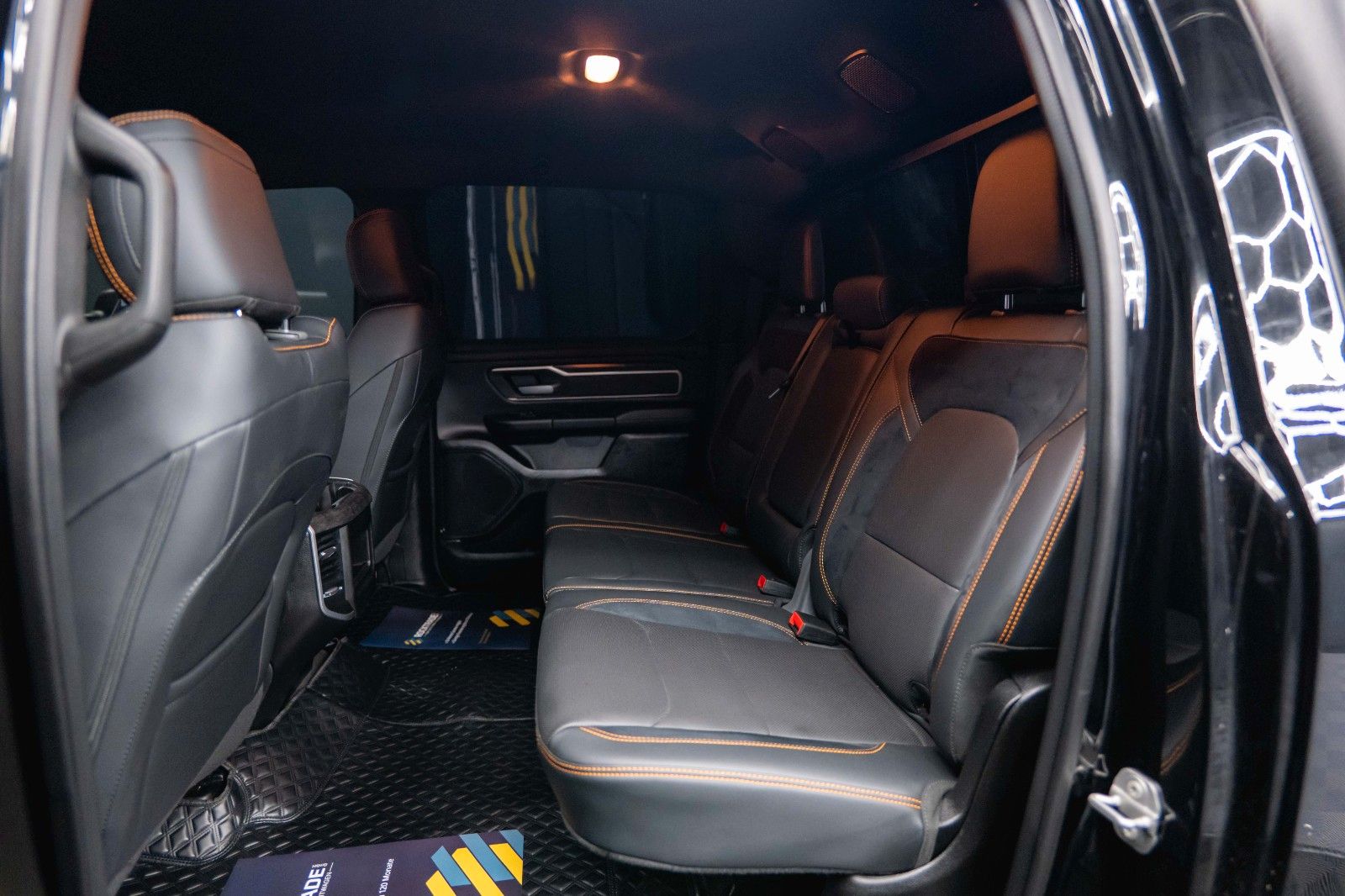 Fahrzeugabbildung Dodge RAM 5.7 V8 HEMI 4x4 OFFROAD Night Limited 19%