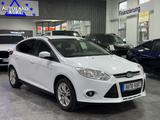 Ford Focus 1,6i Lim. Ambiente*Klima*beh.WSS*AHK*Alu - Ford Focus: Ambiente
