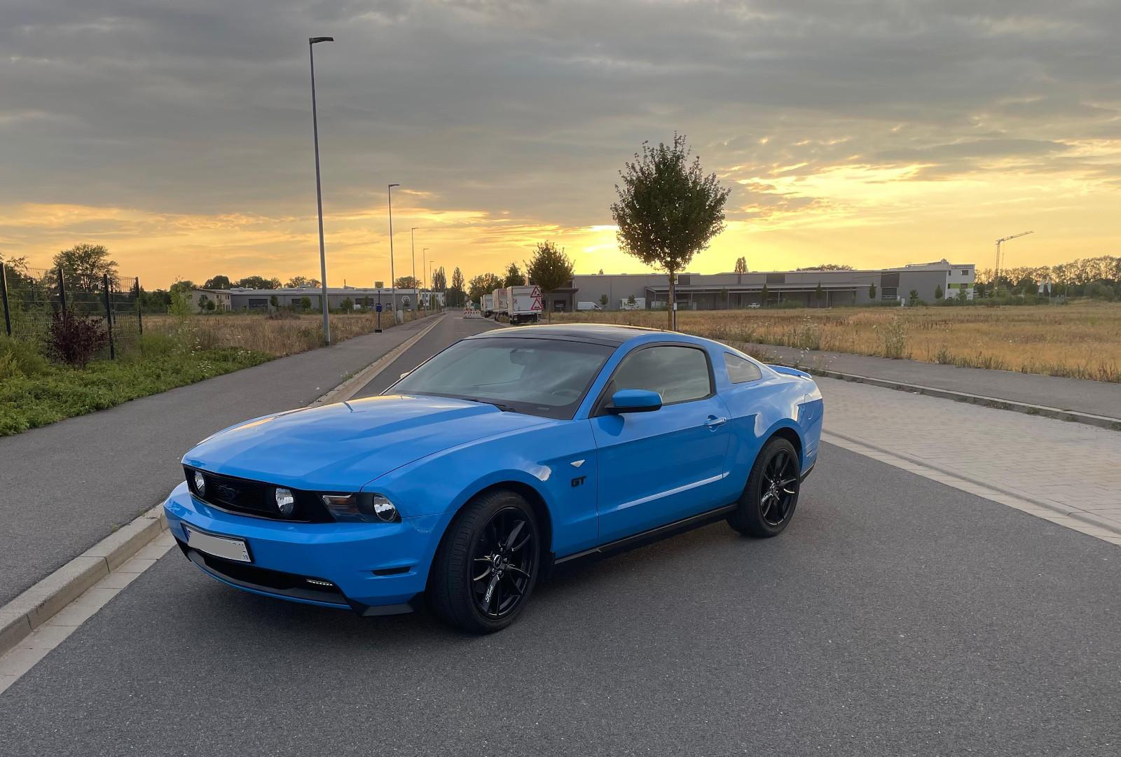 Ford Mustang GT Premium V8 mit Panoramaglasdach