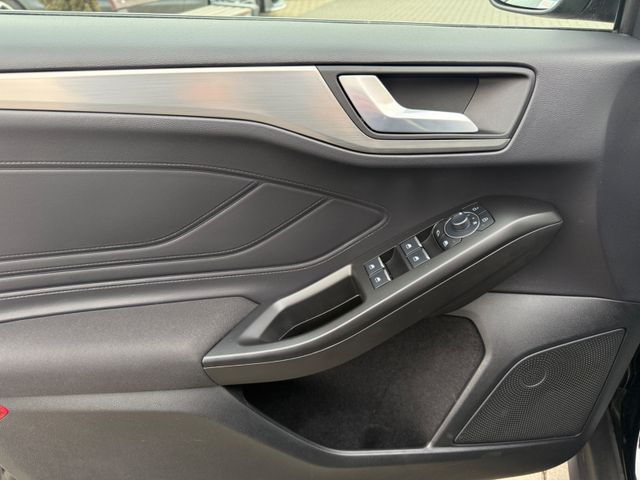 Ford Focus Turnier Titanium Edition Assistenz-Paket