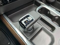 Fahrzeugabbildung Chevrolet Silverado High Country 6.2 V8 Black-Package LPG