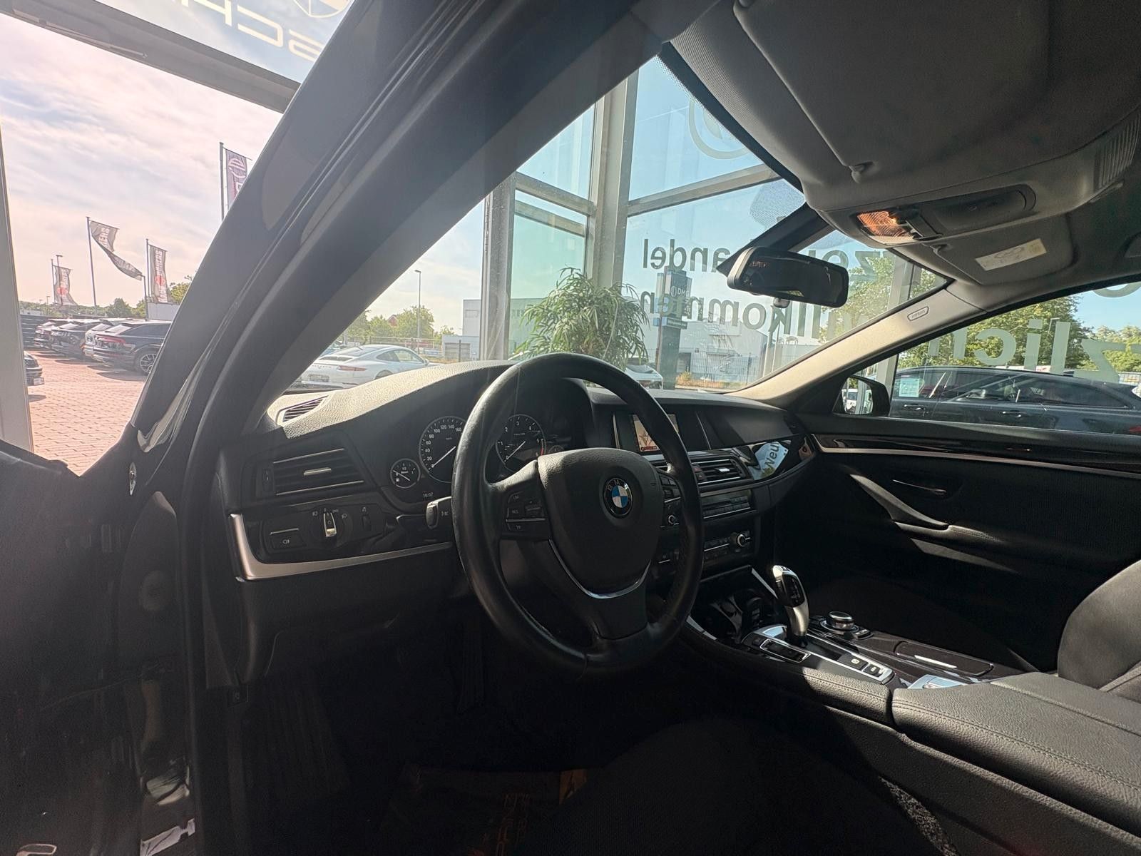 Fahrzeugabbildung BMW 518 Touring/E-Sitze/Navi/PDC/Xenon