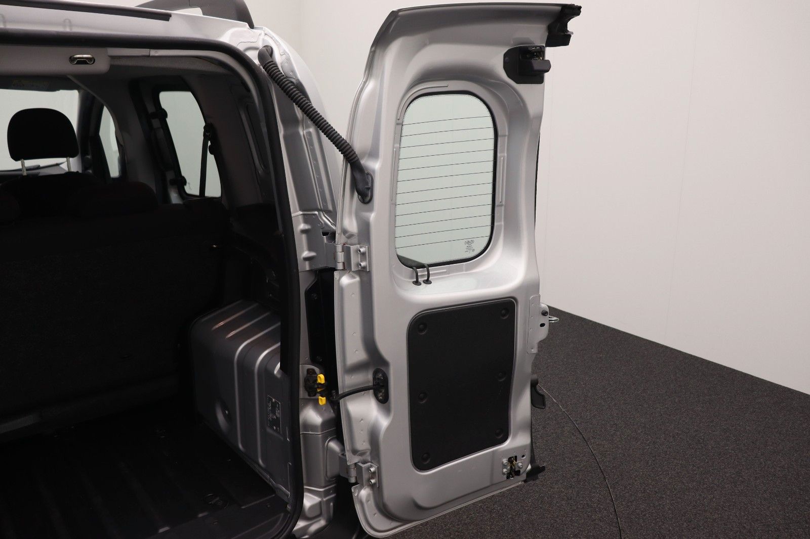 Fahrzeugabbildung Fiat Fiorino SX 1.2 Kombi SHZ AHK KLIMA PDC