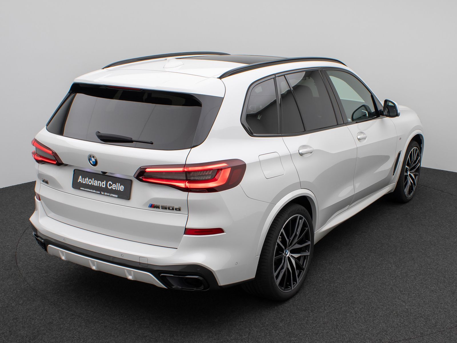 Fahrzeugabbildung BMW X5 M50d Panoram Laser 360°HUD H/K SoftCl AHK 22"