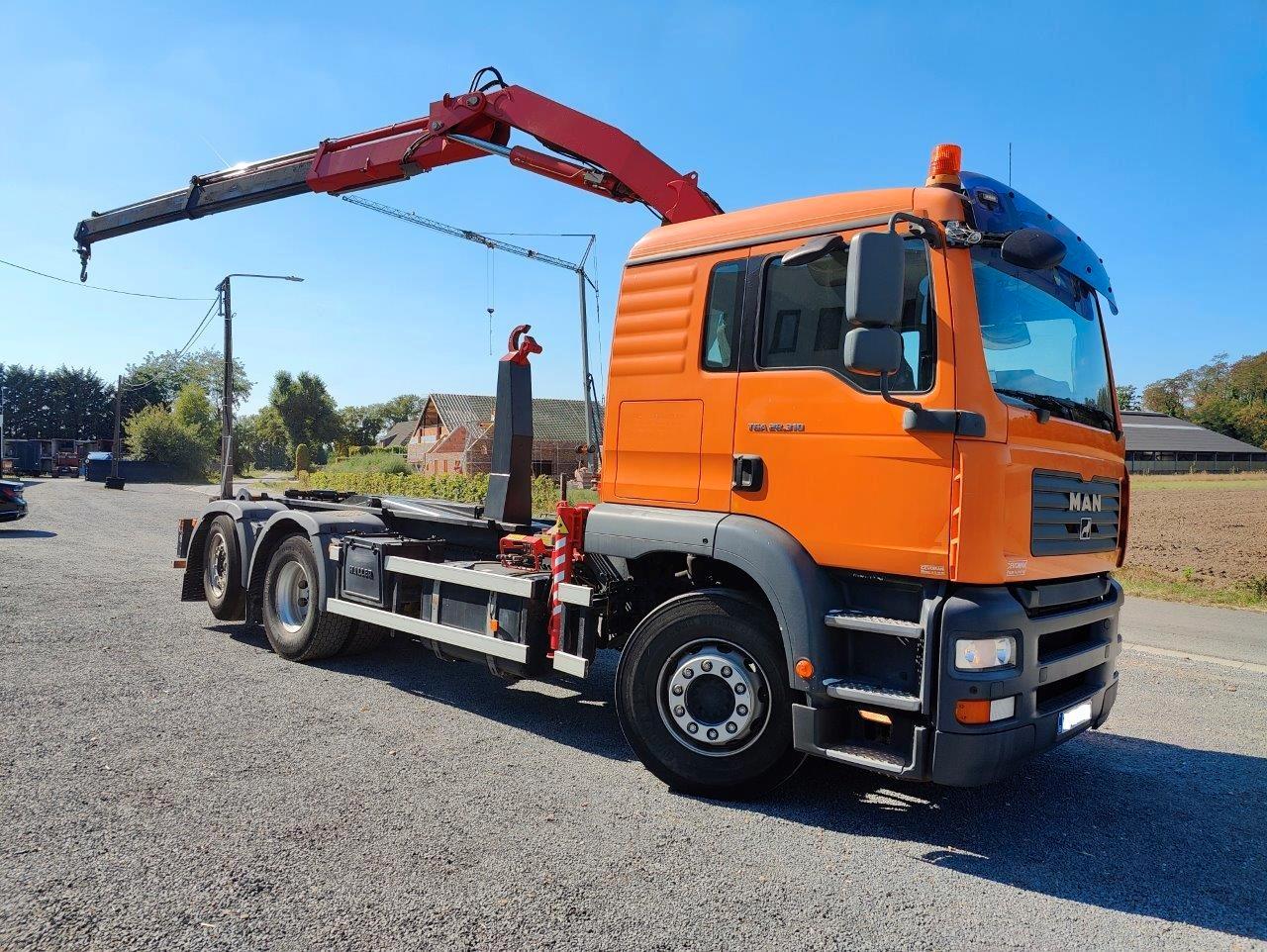 MAN TGA 28.310 Abrollkipper mit Kran Fassi
