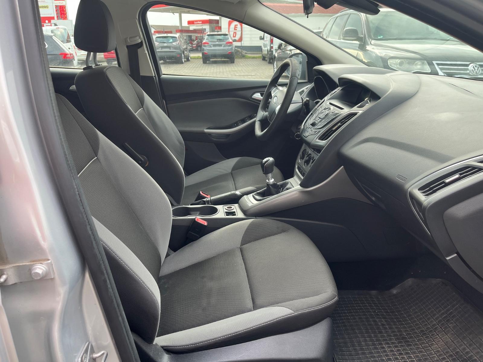 Ford Focus 2013 — photo 14
