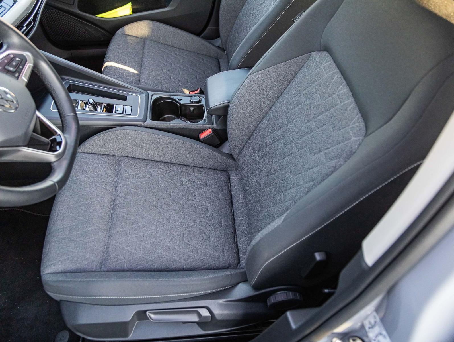 Volkswagen Golf VIII 1.5 eTSI "MOVE" DSG Navi LED Digital C, миниатюра 10